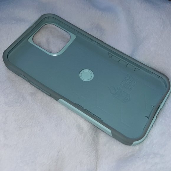 iPhone 12 Pro Max - Picture 2 of 2